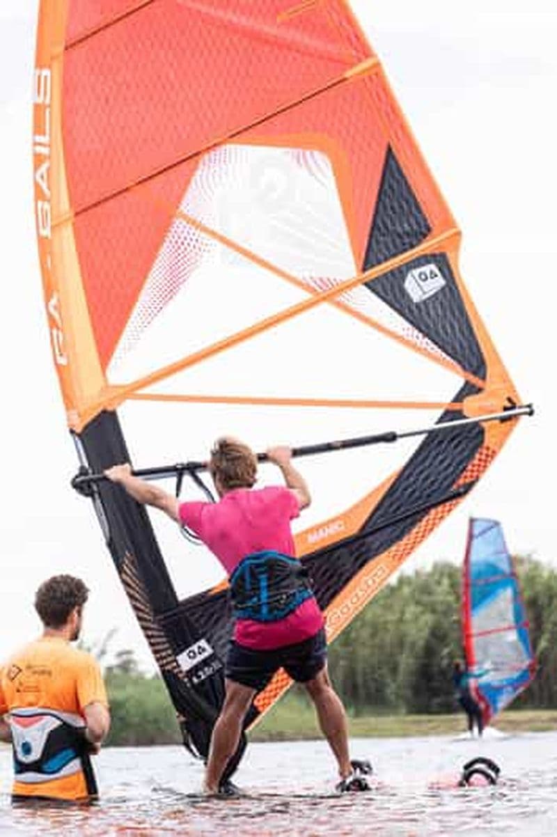 Billet Week-end de planche à voile à Empuriabrava : pack multi-activités