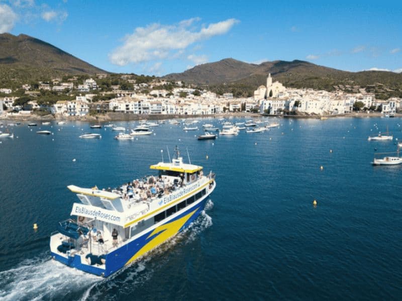 Billet Depuis Roses : Tour en bateau de la côte catalane de Cadaqués