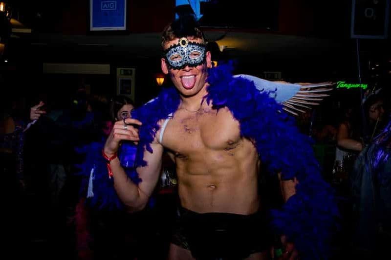 Billet Barcelone : Bus de fête du carnaval de Sitges avec soirée préparatoire