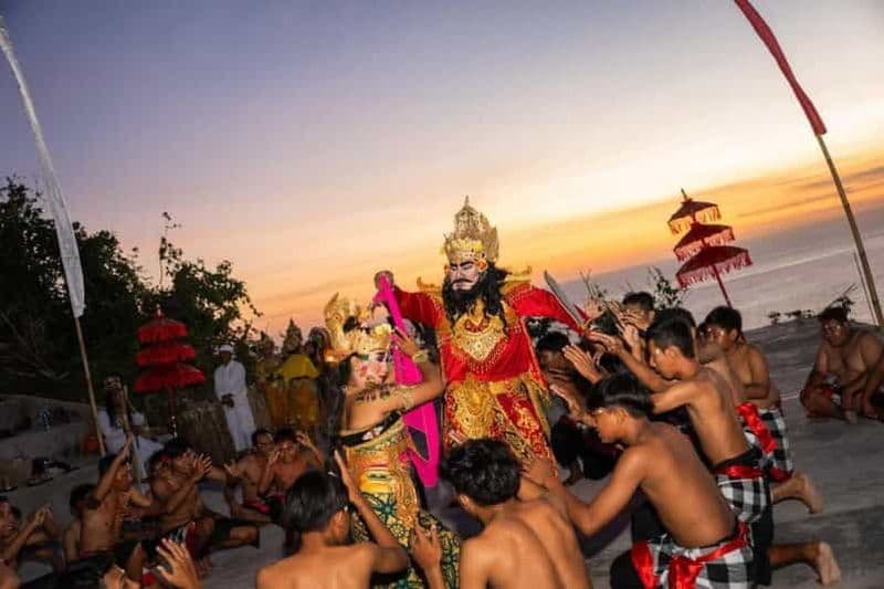 Bali : billet pour la danse du feu Kecak à la falaise d'Uluwatu Karang Boma
