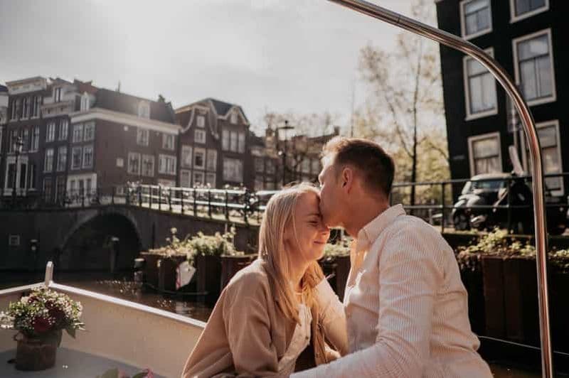 Billet Amsterdam : croisière romantique privée sur les canaux avec prosecco et collation