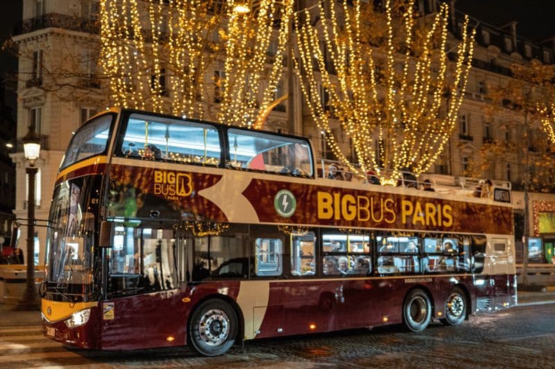 Billet Paris : visite des illuminations de Noël en bus à toit ouvert