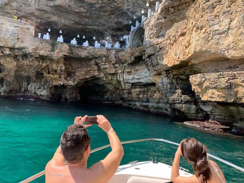 Billet Polignano a Mare : Tour en bateau de la grotte avec apéritif