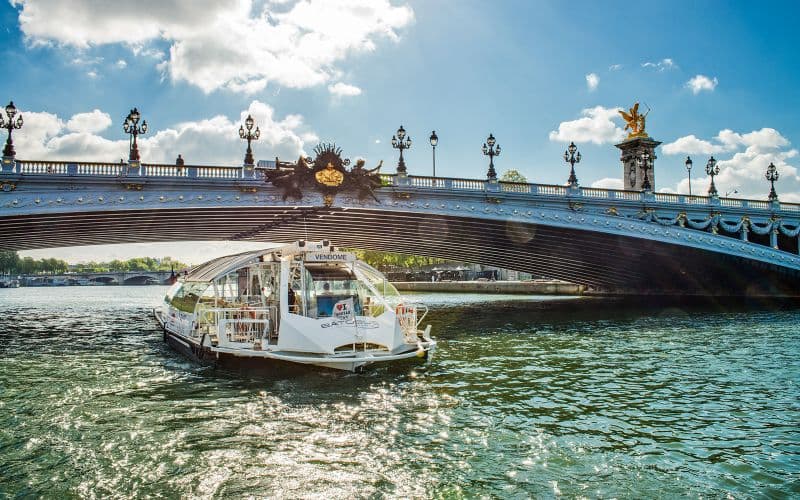 Billet Batobus : Tour en bateau Hop-On Hop-Off sur la Seine