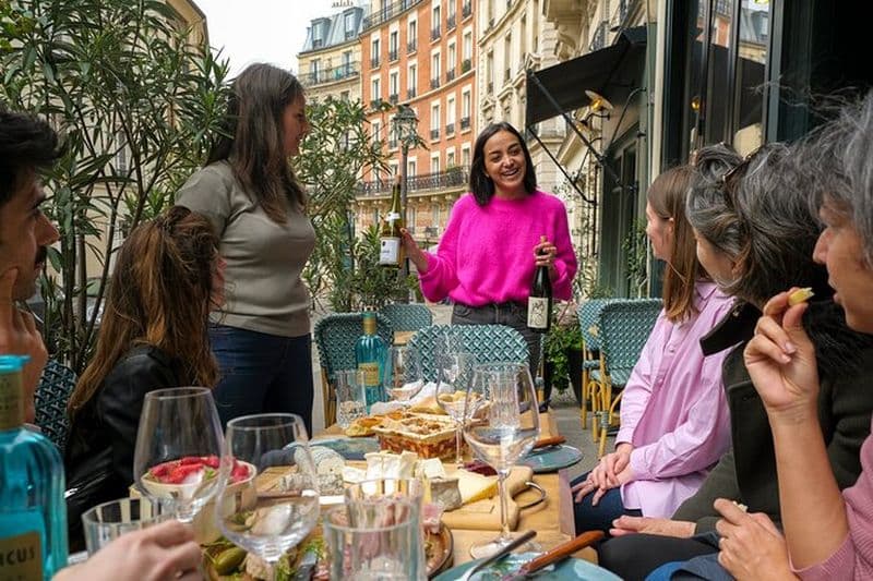 Billet Tour de vin et gastronomie à Montmartre à Paris