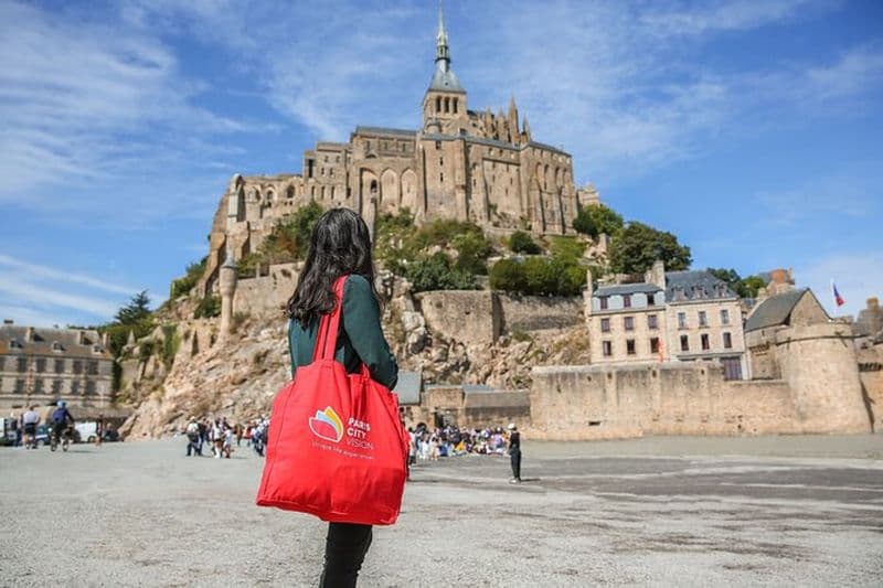 Billet Excursion guidée au Mont-Saint-Michel au départ de Paris avec prise en charge à l'hôtel