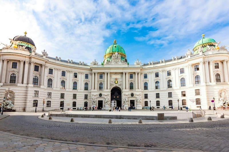 Billet Skip-the-Line Sisi Museum, Hofburg and Gardens Tour Vienna in Spanish