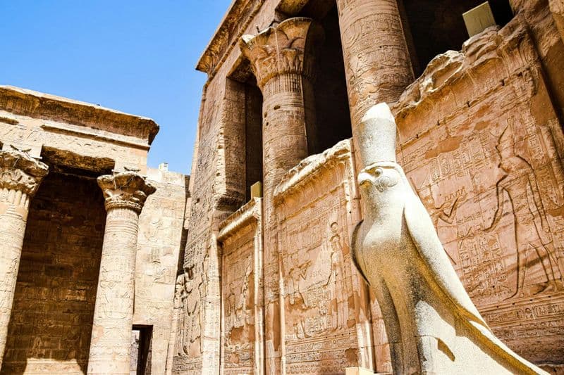Billet Full-day guided tour of the temples of Edfu and Esna from Luxor