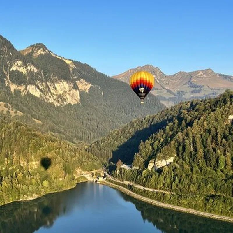 Billet Vol en Montgolfière entre les Lacs Léman et Neuchâtel en Suisse