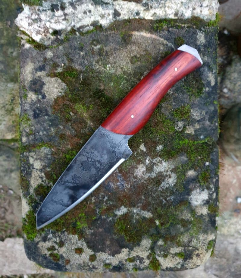 Billet Fabriquez votre couteau droit sur un jour